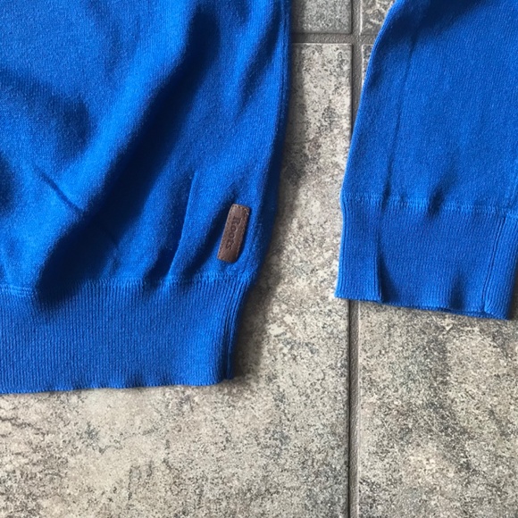 Roots V-Neck Sweater - Picture 3 of 3